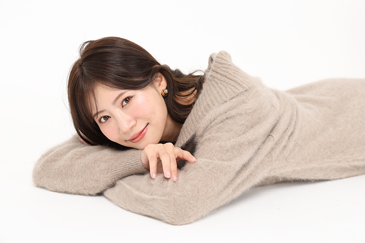 後藤理沙子 — ニットを着たポートレート